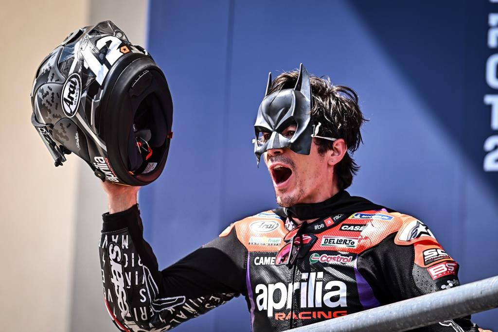 Maverick Viñales Tak Terbendung, Melaju dari Posisi Belakangan Menuju Kemenangan